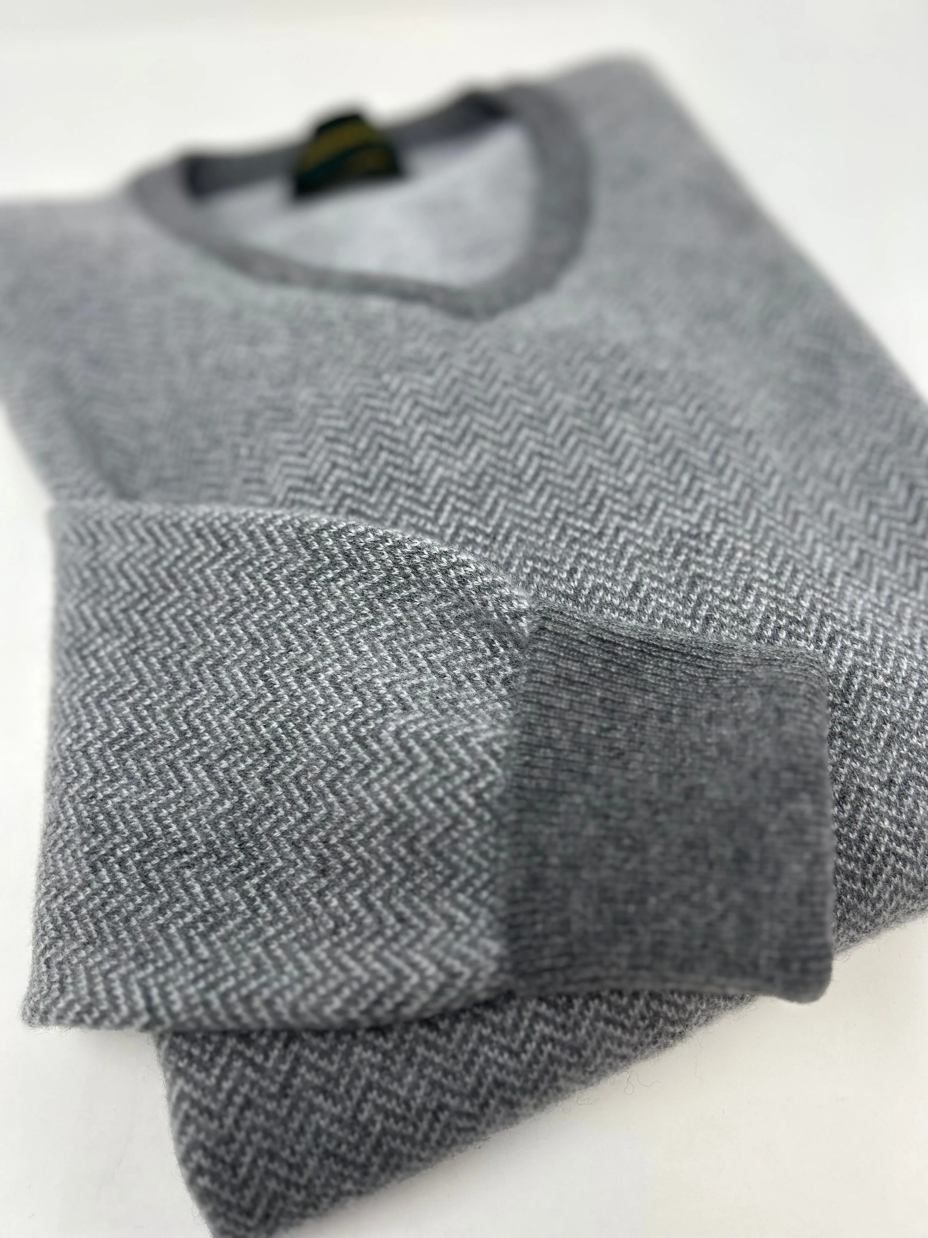 MAGLIONE SCOLLO V SPIGATO 100% PURO CASHMERE